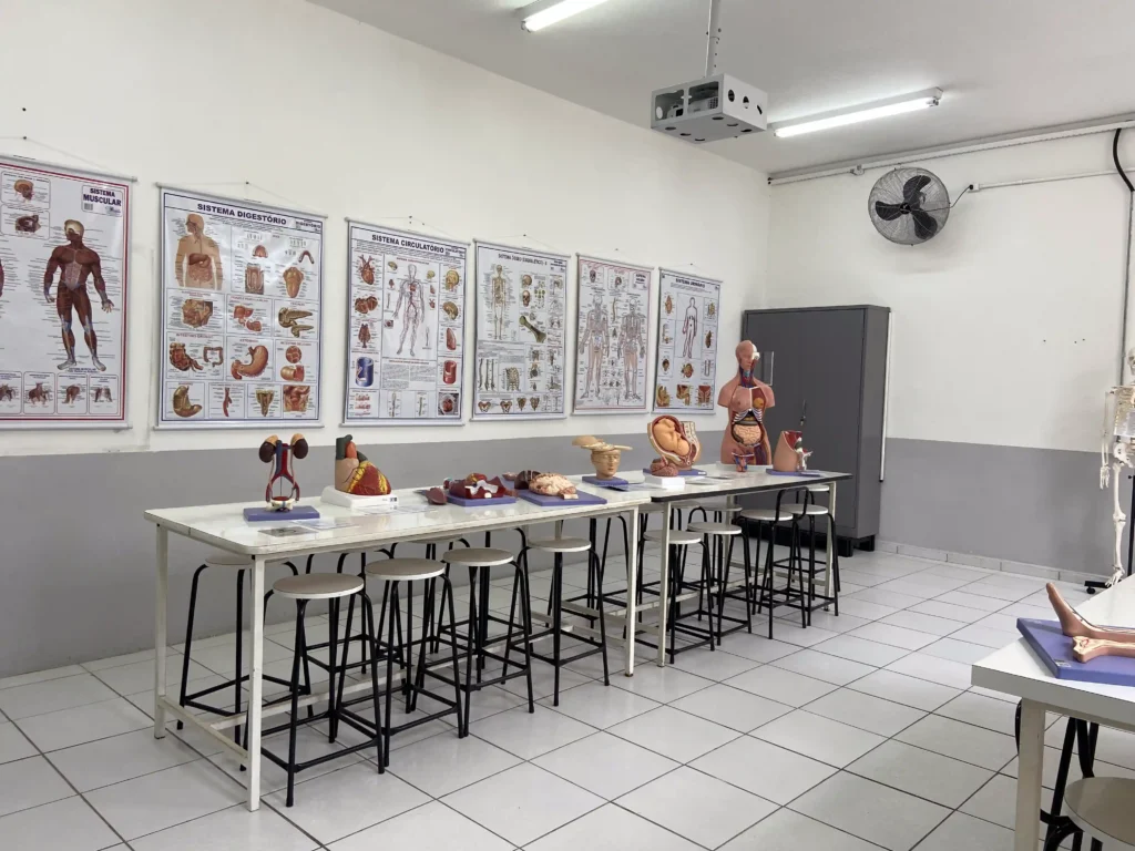 imagem sala de aula tecnico em enfermagem