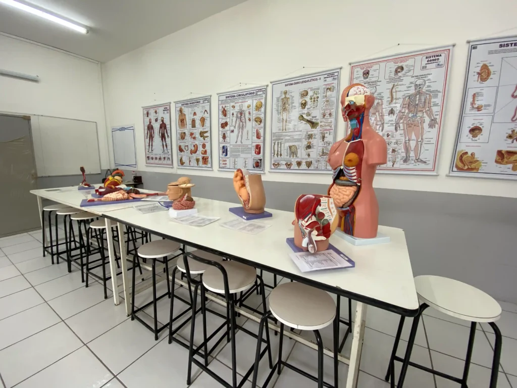 imagem sala de aula tecnico em enfermagem