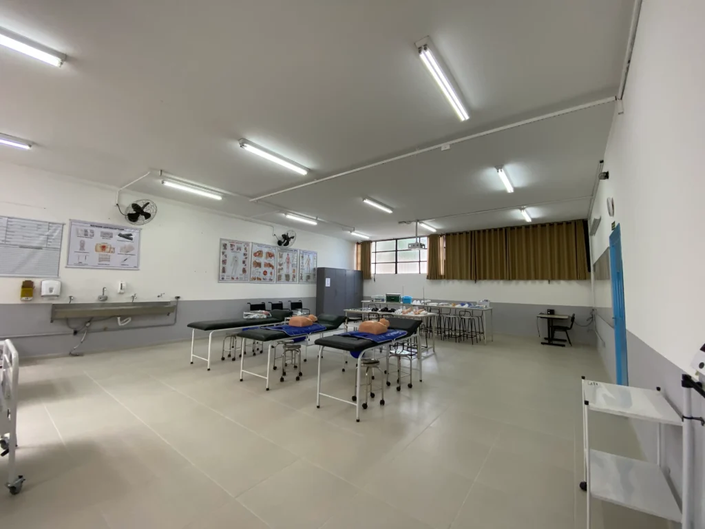 imagem sala de aula tecnico em enfermagem