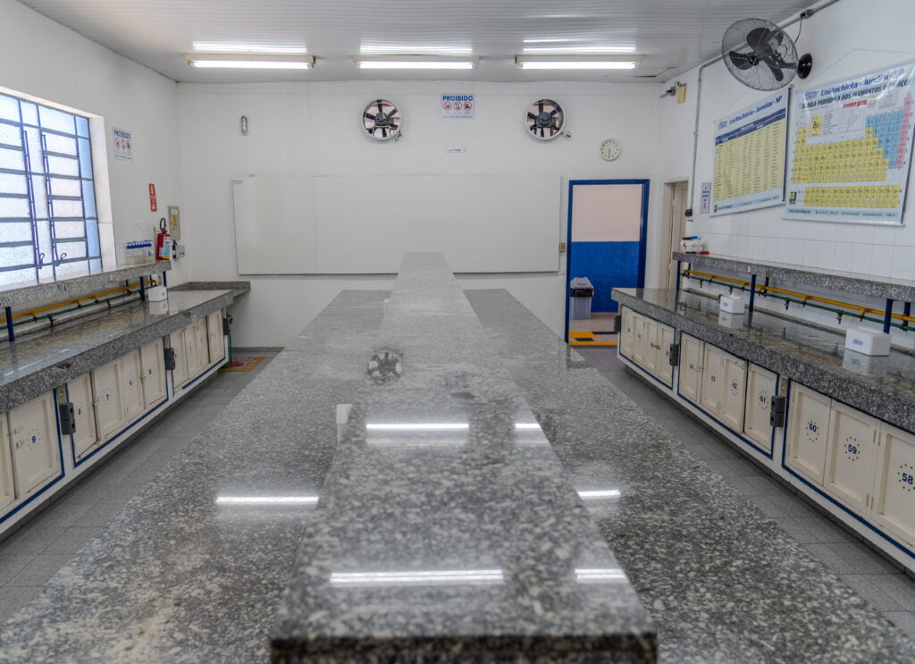 laboratorio de equipamentos para quimica e biologia