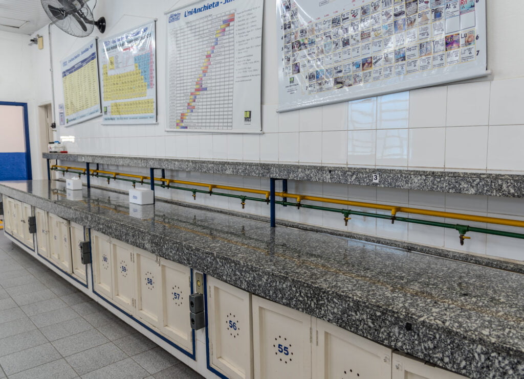 laboratorio de equipamentos para quimica e biologia