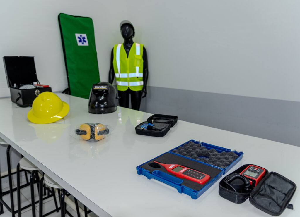 imagem sala de aula tecnico em seguranca do trabalho